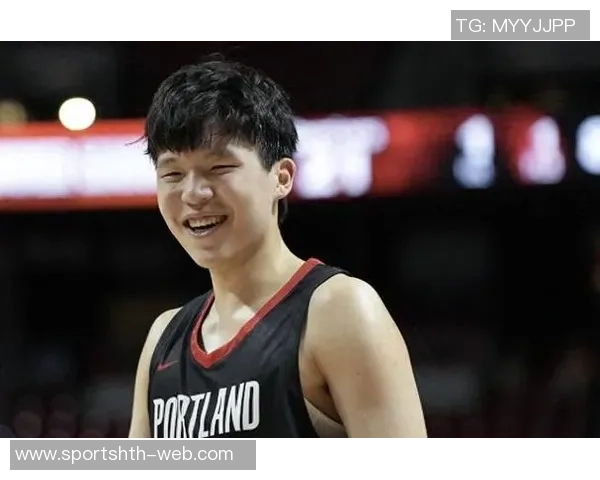 轻松突破对手防线杨瀚森精准直塞助攻队友三分球命中 轻松突破对手防线杨瀚森精准直塞助攻队友三分球命中